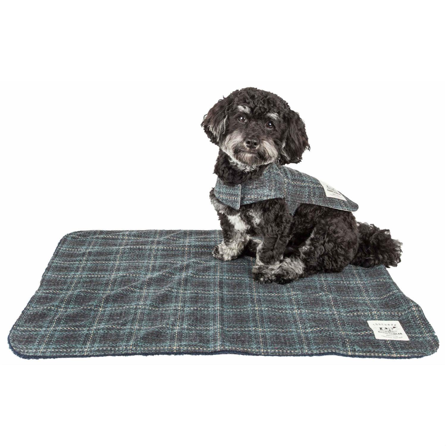 Pet Life Touchdog 2-in-1 Windowpane Plaid Dog Jacket with Matching Reversible Dog Mat - Gray and Light Blue
