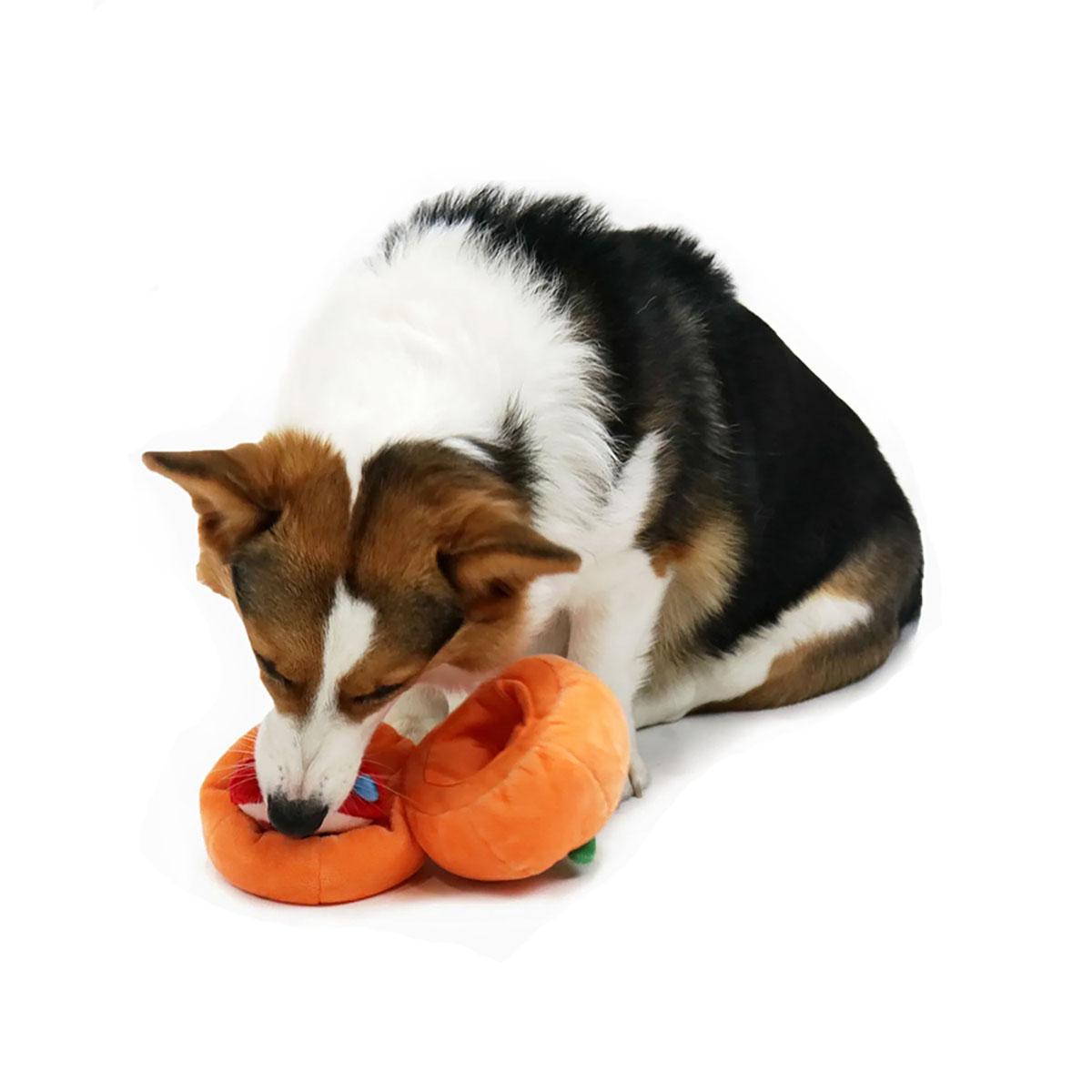 https://images.baxterboo.com/global/images/products/large/hugsmart-fruity-critterz-puzzle-hunter-dog-toy-fox-4382.jpg