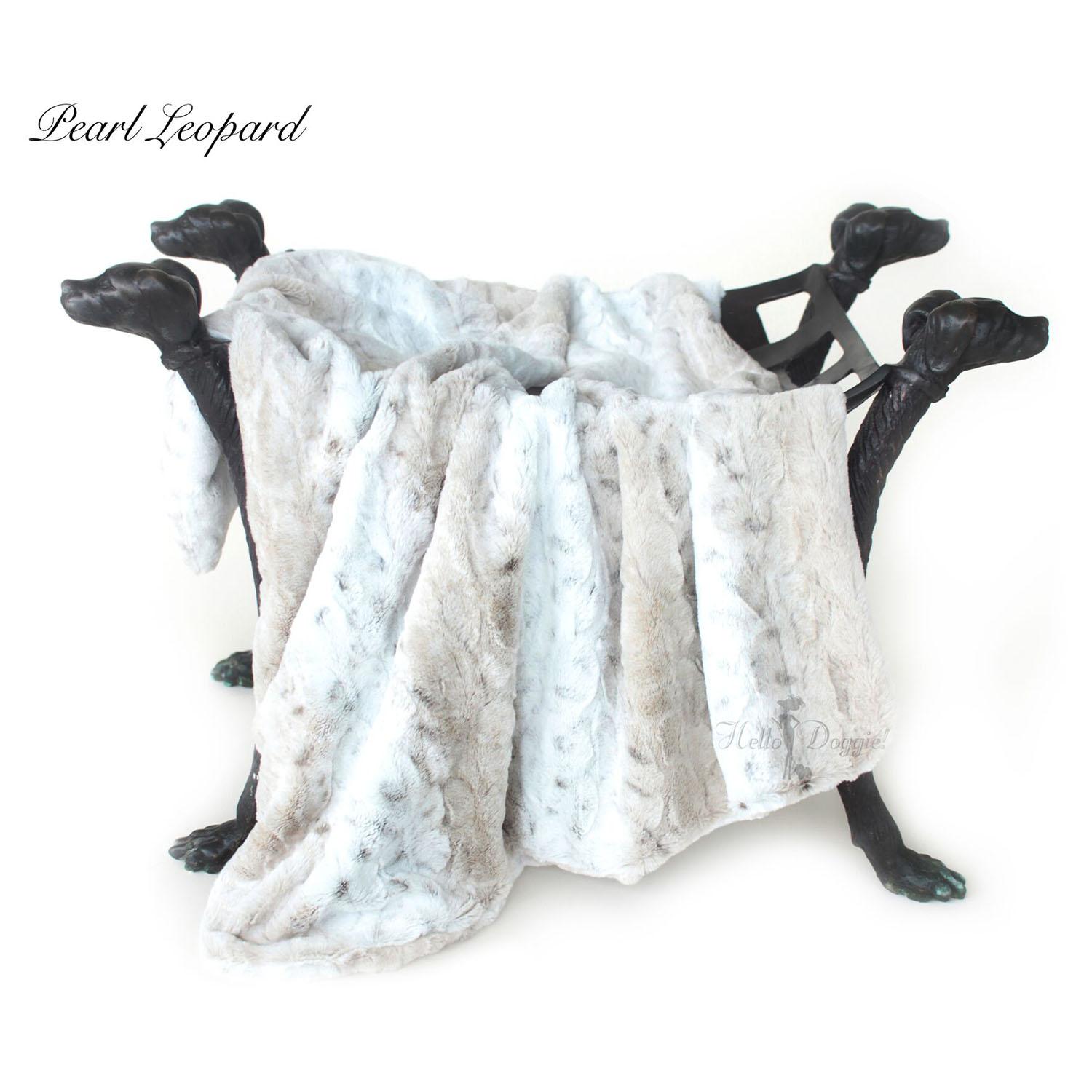 Hello Doggie Deluxe Dog Blanket - Pearl Leopard