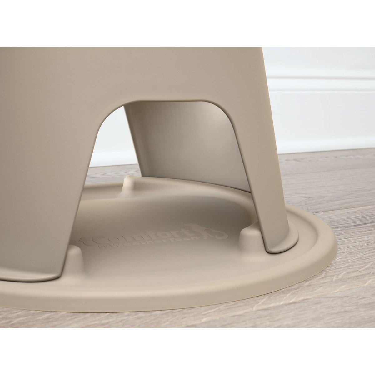 https://images.baxterboo.com/global/images/products/large/weathertech-elevated-single-diner-with-white-poly-dog-bowl-dark-gray-3907.jpg